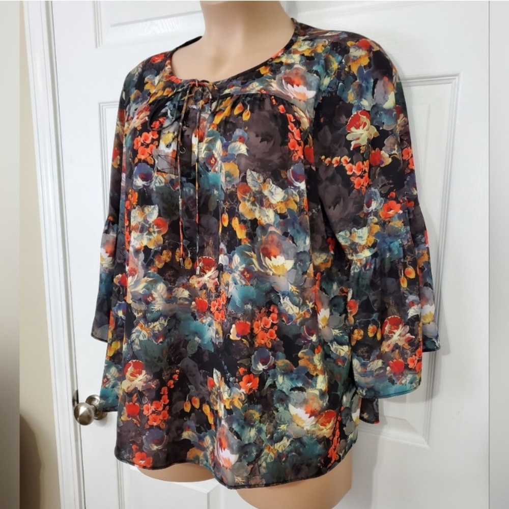 *Copy* Boutique Floral Bell Sleeve Peasant Blouse - Picture 3 of 10